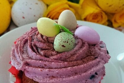 Gluteenittomat Suklaamuffinsit Mustaherukkapursotteella