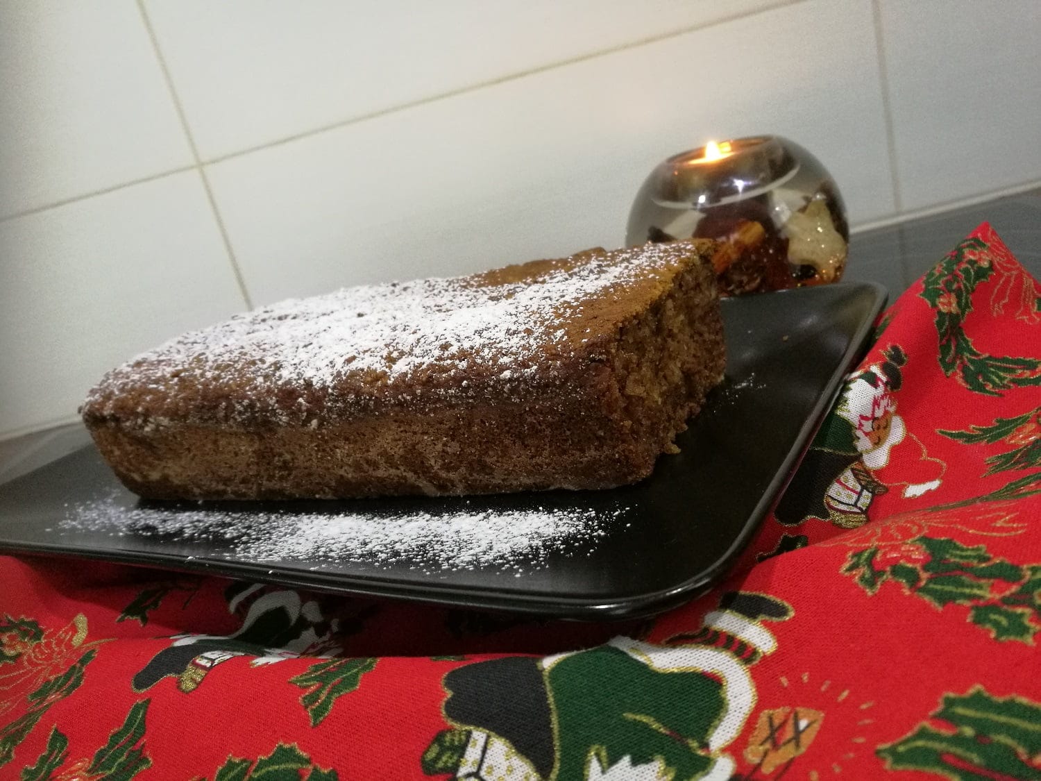 Gluteeniton Banaanileipä