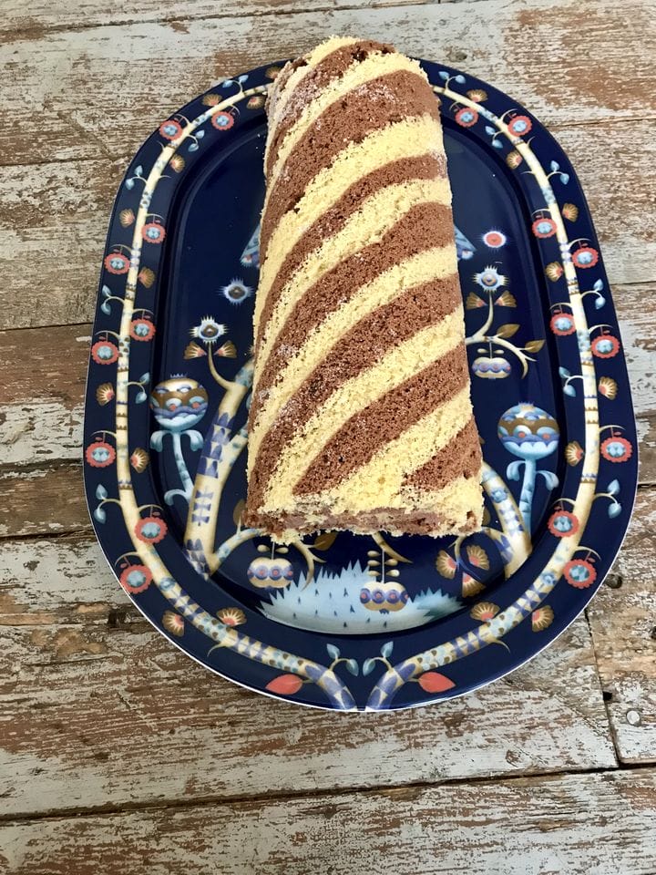 Gluteeniton Raitaunelma Kääretorttu