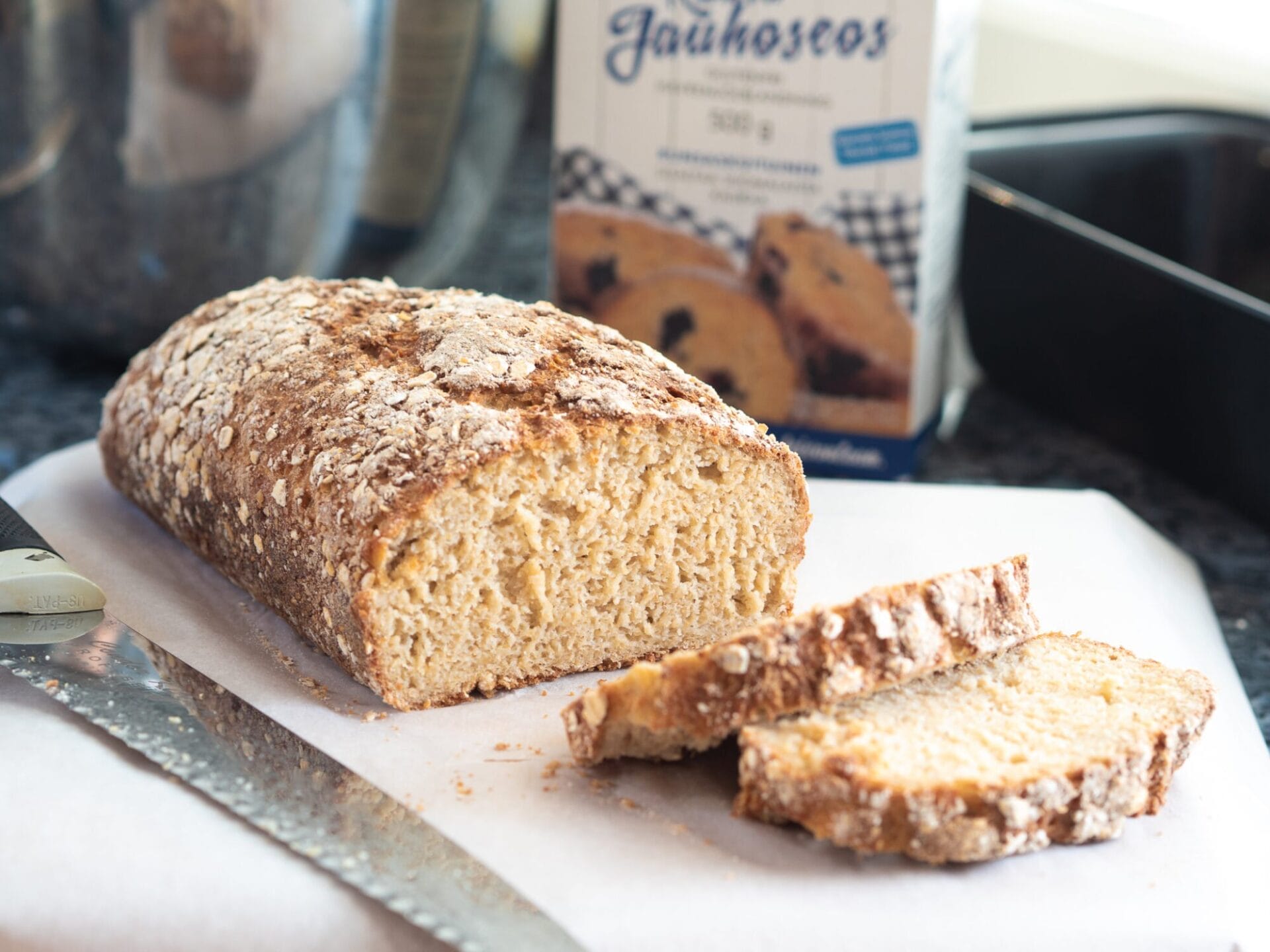 Gluten-free oat bread