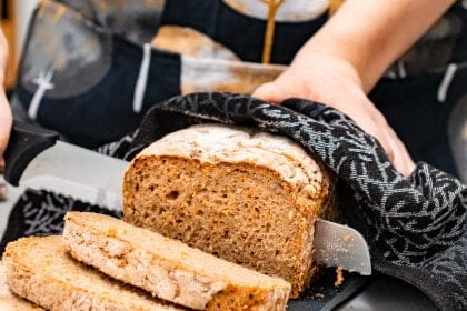 Gluteeniton rouheinen vuokaleipä