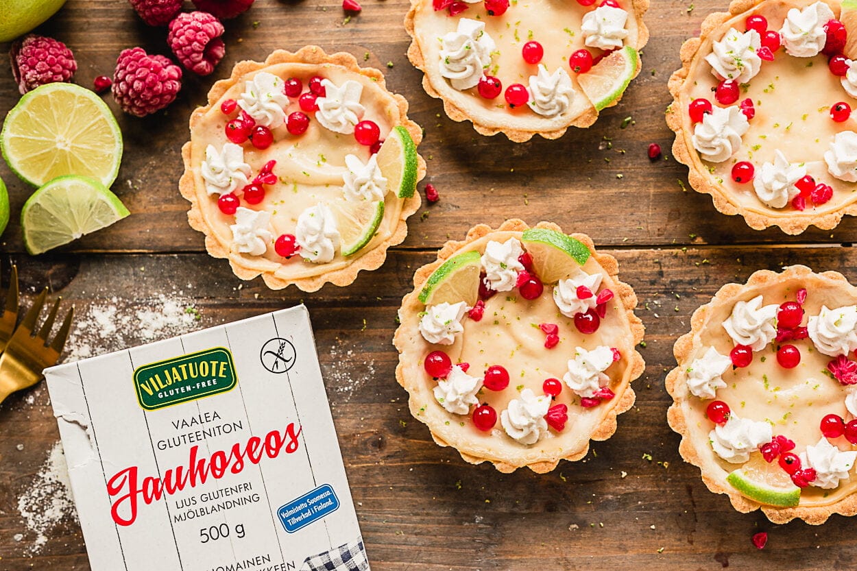 Glutenfri cheesecake med vit chokladvispad grädde