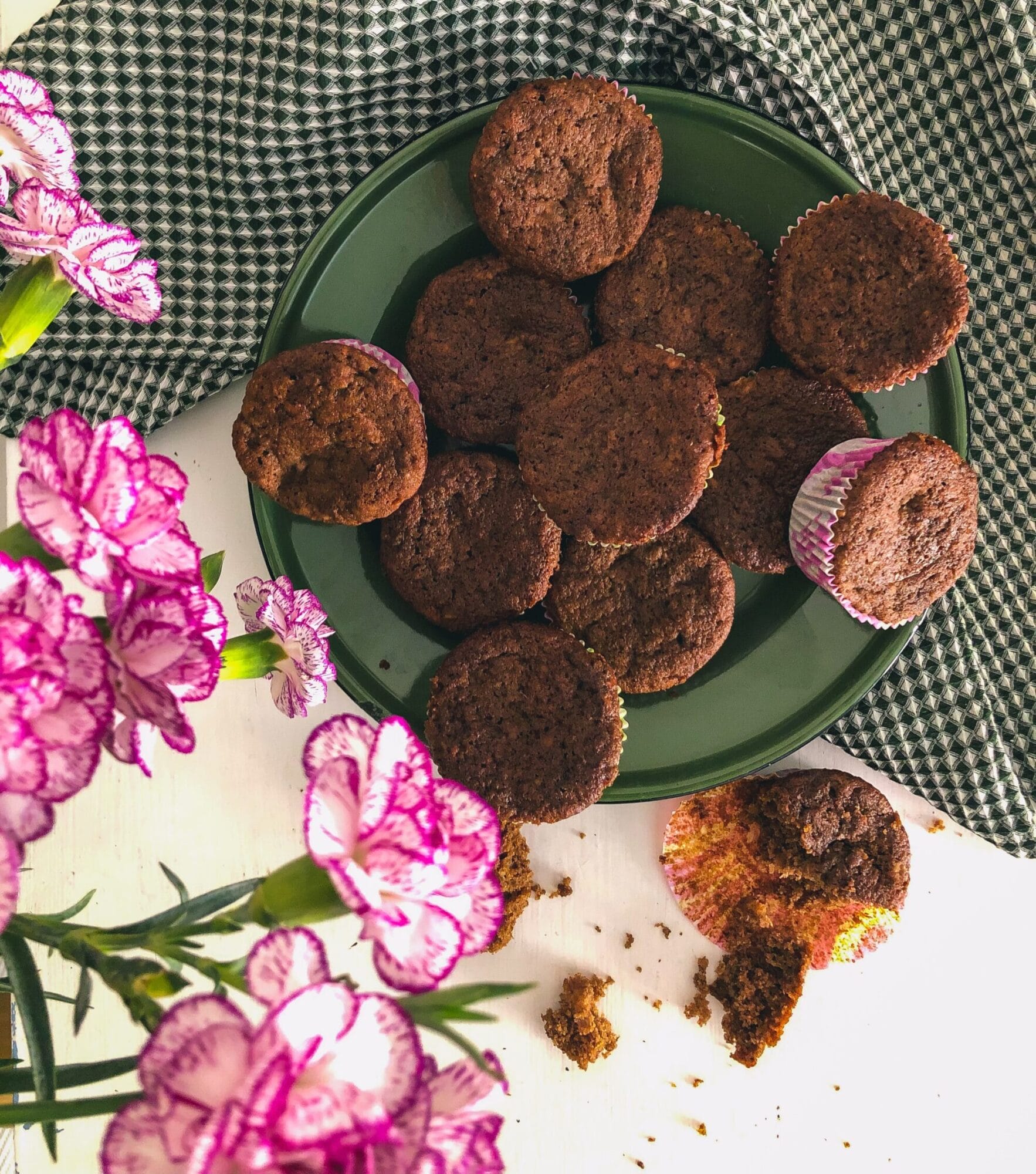 Gluteenittomat mausteiset banaanimuffinssit (tef-jauho)