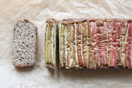 Gluteeniton raparperi-banaanileipä