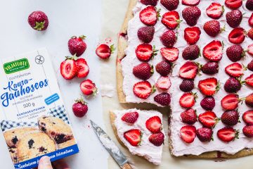 Gluteeniton ja vegaaninen mansikkalevykakku