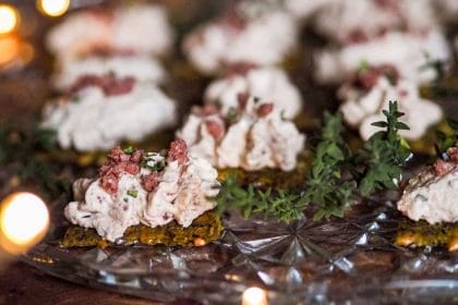 Gluteeniton nokkossiemennäkkäri ja savuporotäyte