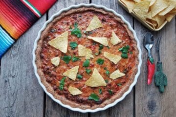 Gluteeniton texmex-jauhelihapiirakka