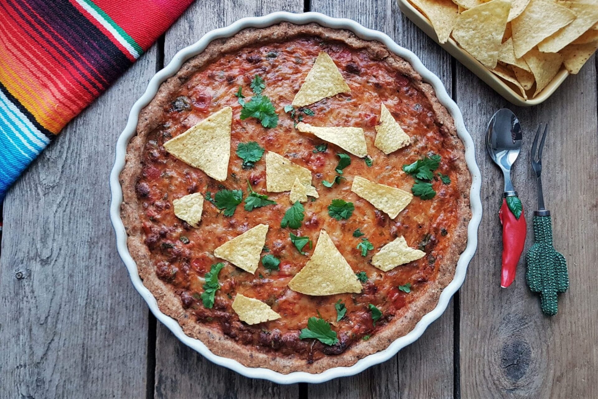 Gluteeniton texmex-jauhelihapiirakka